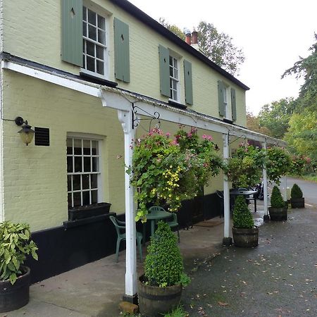 The Sun Inn Englefield Green Quarto foto