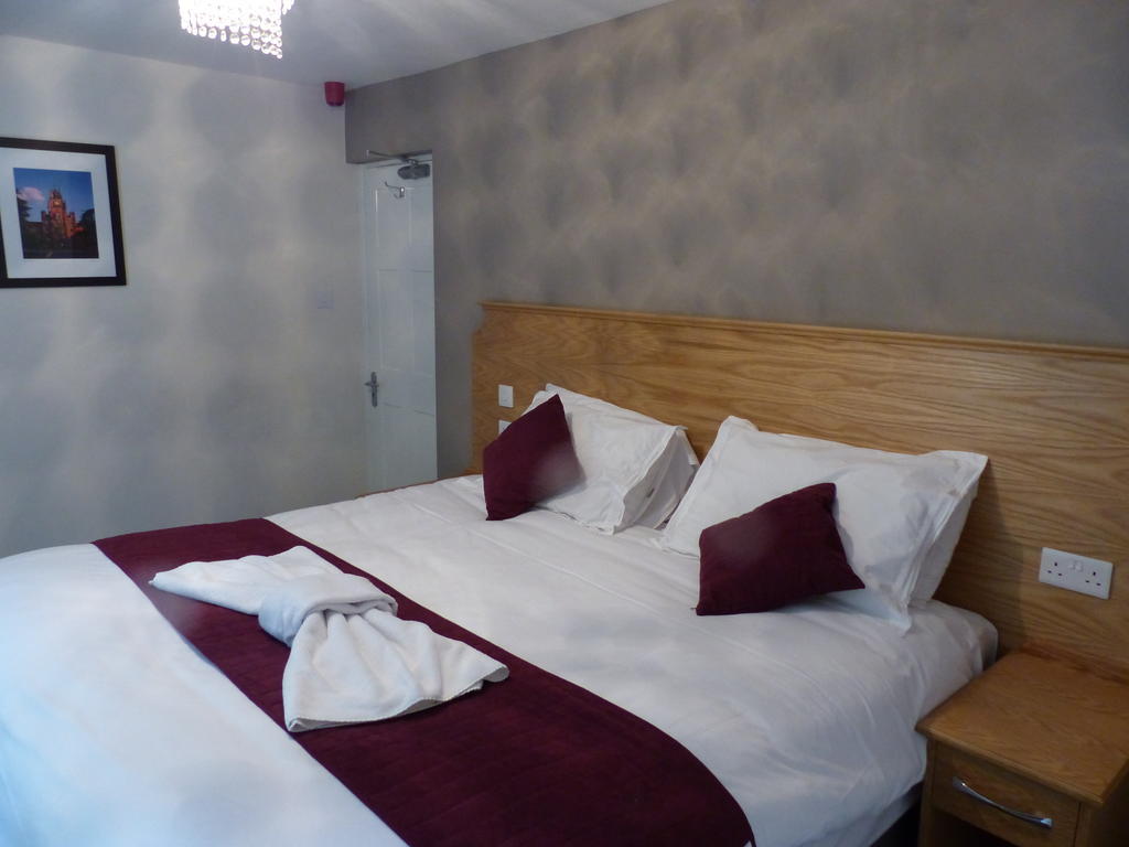 The Sun Inn Englefield Green Quarto foto