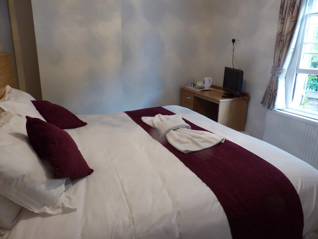 The Sun Inn Englefield Green Quarto foto
